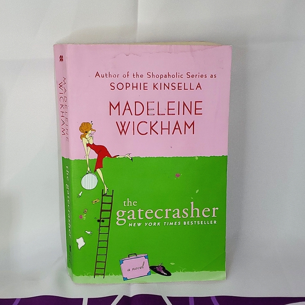 FREE ADD-ON‼️ The Gatecrasher - Madeleine Wickham (Book - Damaged)